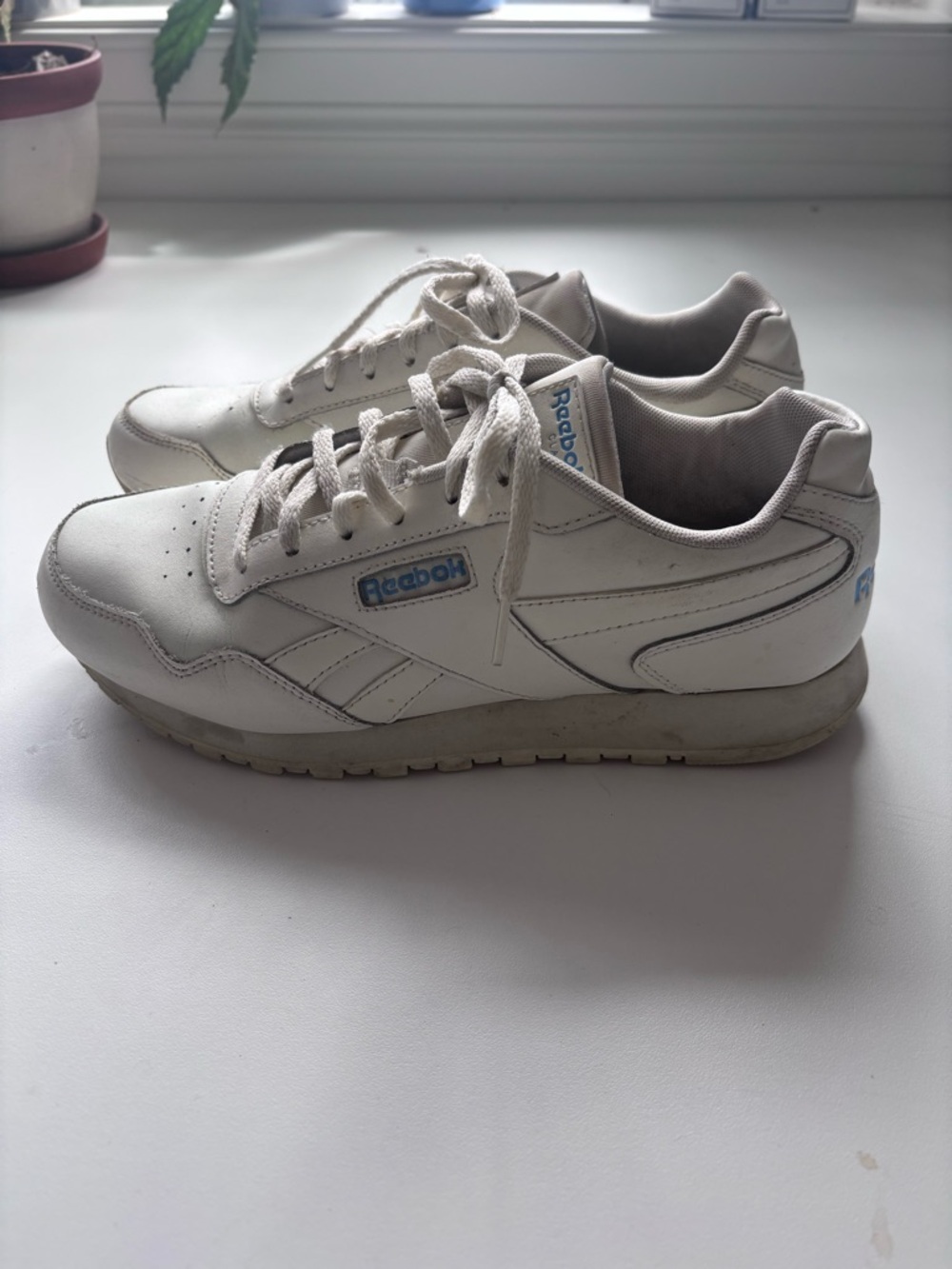 Reebok Classic Leather Sneakers Women’s Size 9 White Blue Casual Shoes